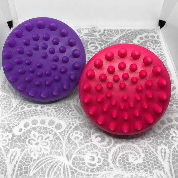 NEW Scalp Massager Shampoo Brush Scalp Brush Hair Scrubber NWT pack of 2 - Picture 1 of 9